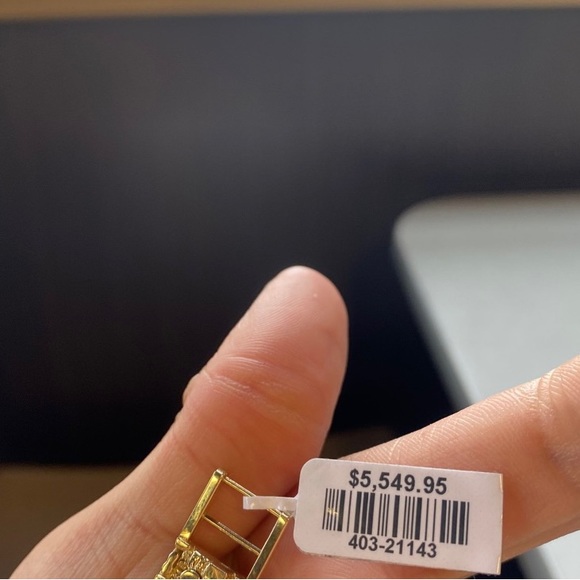 A brand new gold bracelet keeps falling off my wrist ! - Picture 3 of 6